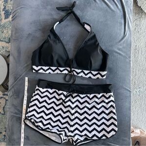 Black and White Chevron Women's Swim Set